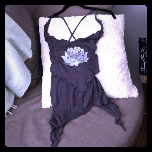 Asymmetrical gray tank top. - Picture 1 of 3